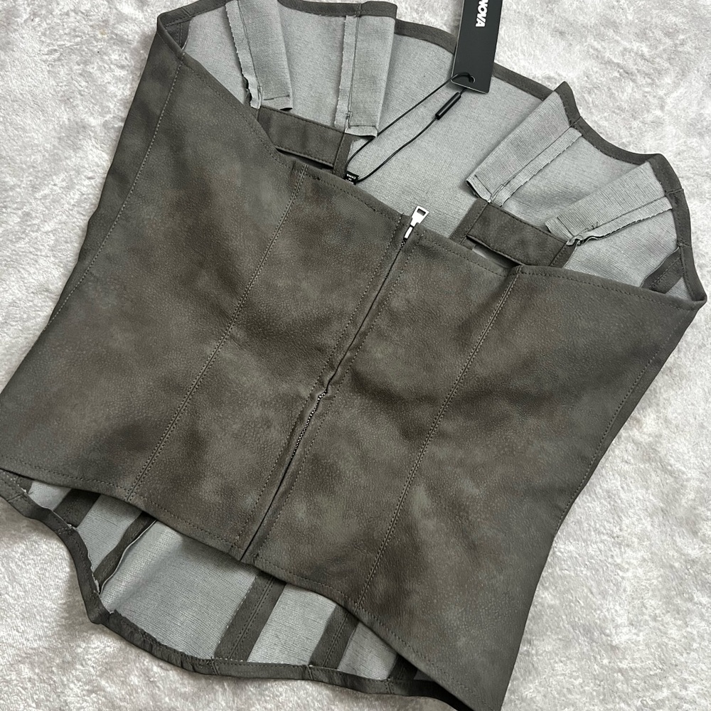 Fashion Nova Can't Stop Faux Leather Top - Charcoal size Medium - Picture 5 of 5
